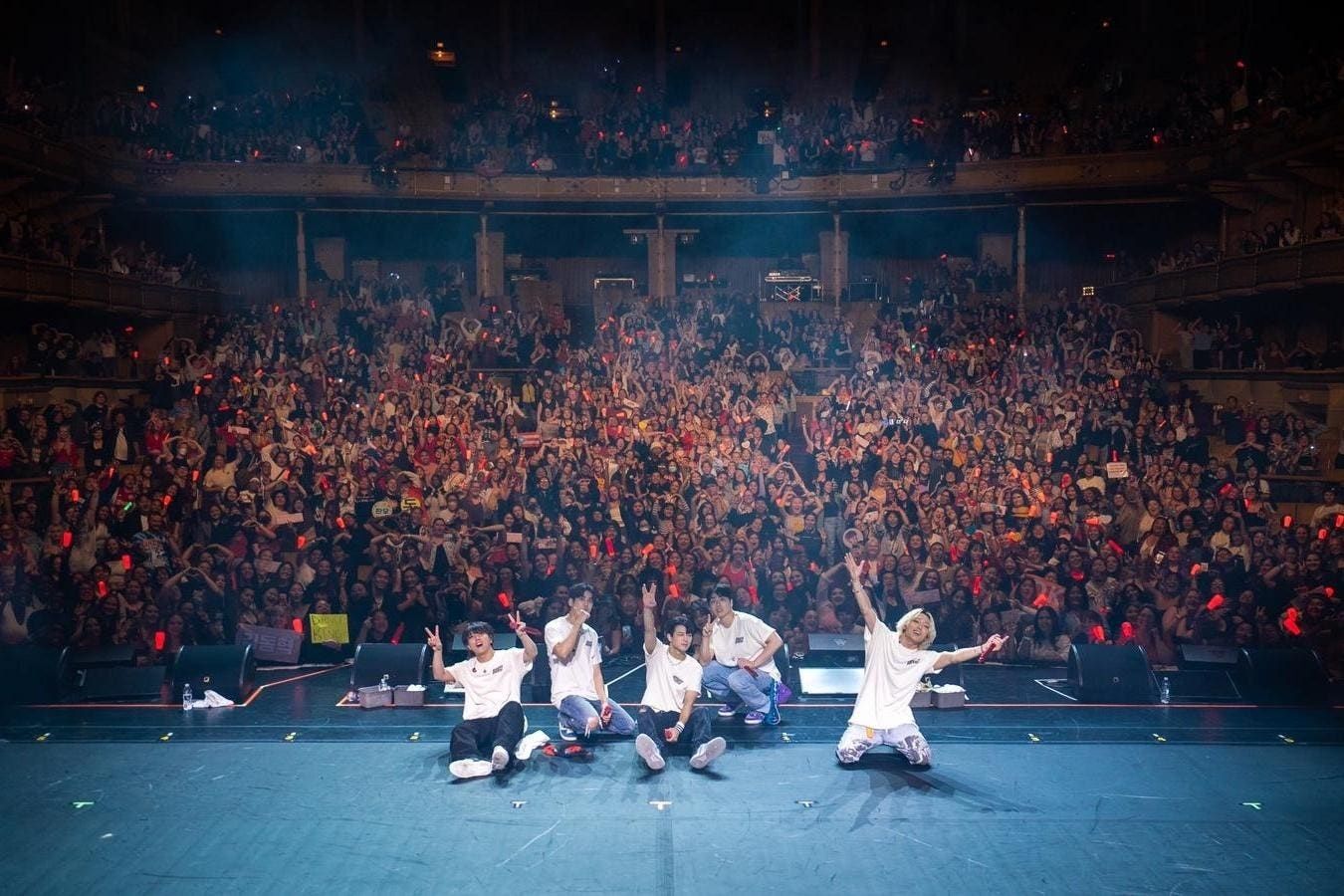iKON concert photo